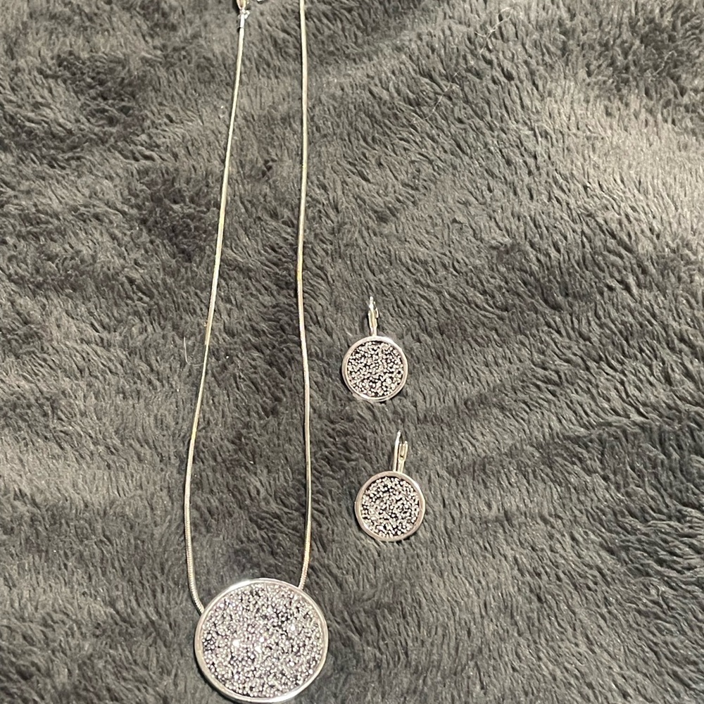 Elegant Silver Necklace and Earring Set
